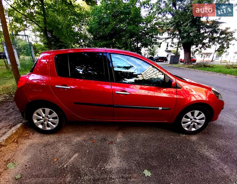 Хэтчбек Renault Clio 2007 в Киеве
