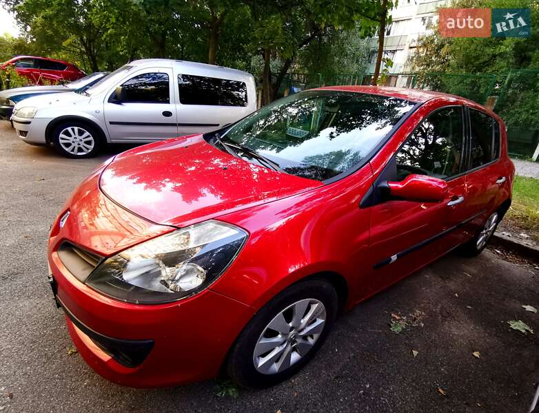 Хэтчбек Renault Clio 2007 в Киеве