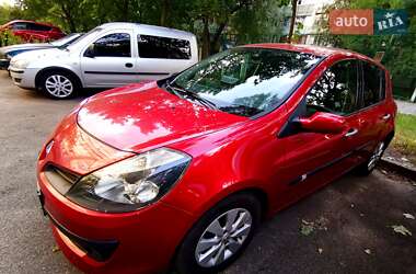 Хэтчбек Renault Clio 2007 в 