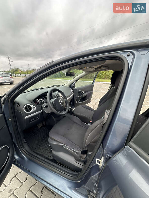 Хэтчбек Renault Clio 2007 в Черновцах