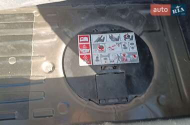 Хэтчбек Renault Clio 2006 в 