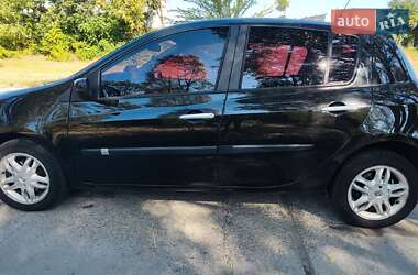Хэтчбек Renault Clio 2007 в 