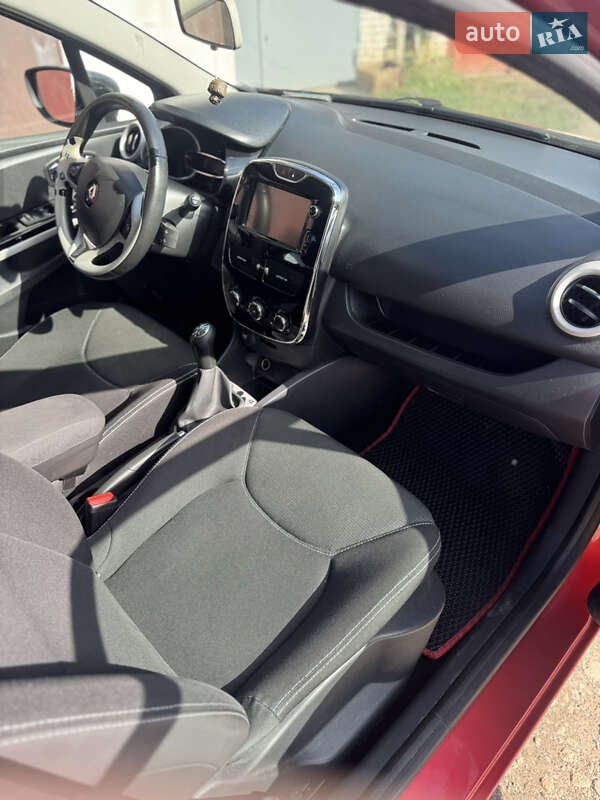 Универсал Renault Clio 2014 в Новояворовске