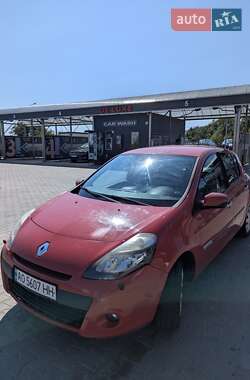 Хэтчбек Renault Clio 2009 в 