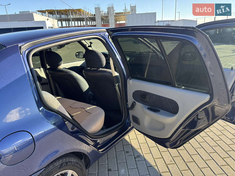 Хэтчбек Renault Clio 2003 в Львове