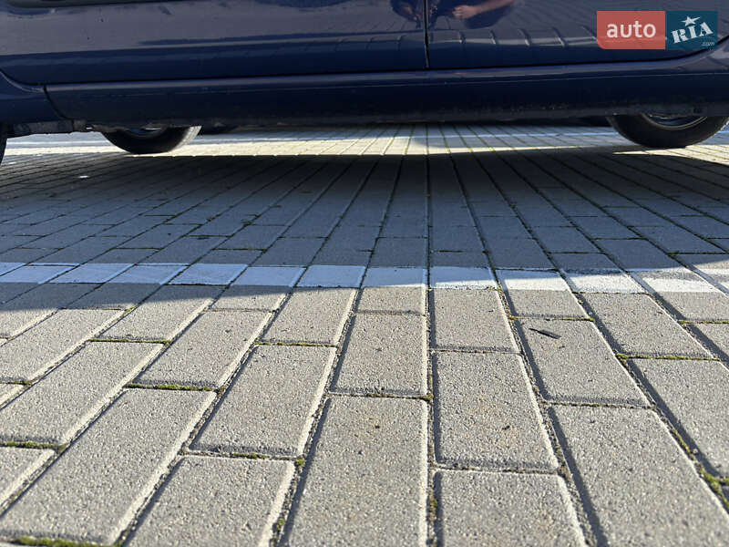 Хэтчбек Renault Clio 2003 в Львове