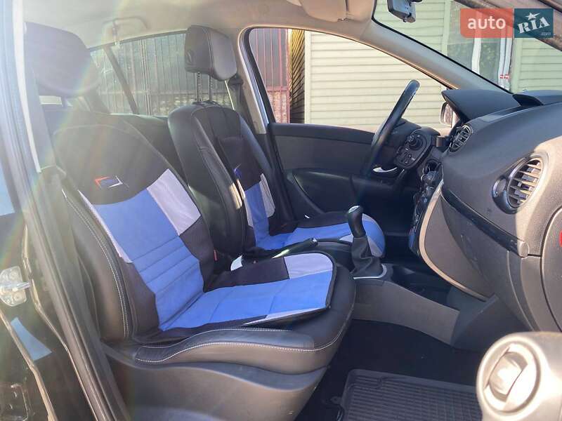 Хэтчбек Renault Clio 2007 в Киеве