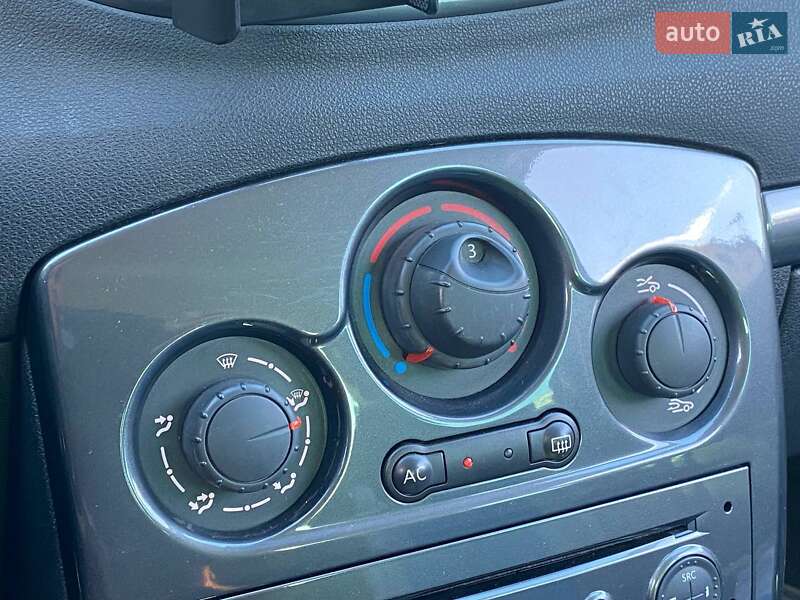 Хэтчбек Renault Clio 2007 в Киеве