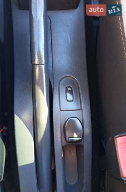 Хэтчбек Renault Clio 2012 в 