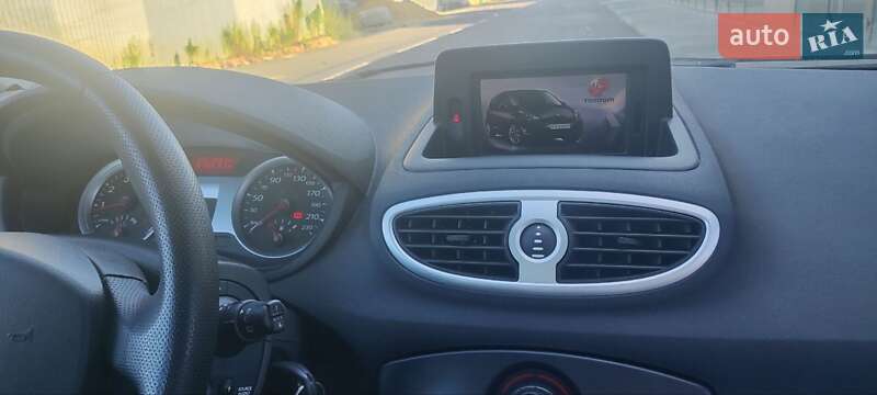 Хэтчбек Renault Clio 2009 в Львове