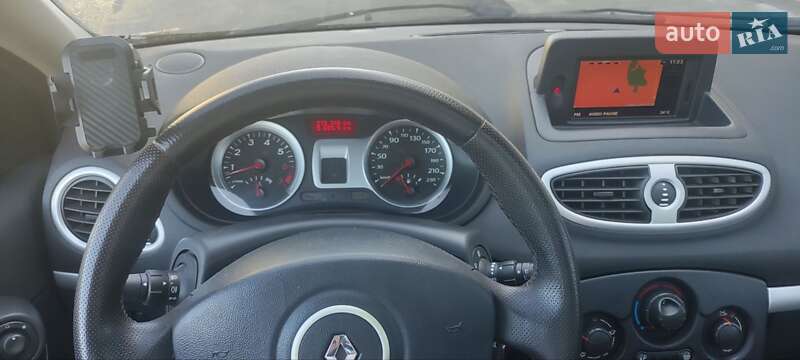 Хэтчбек Renault Clio 2009 в Львове
