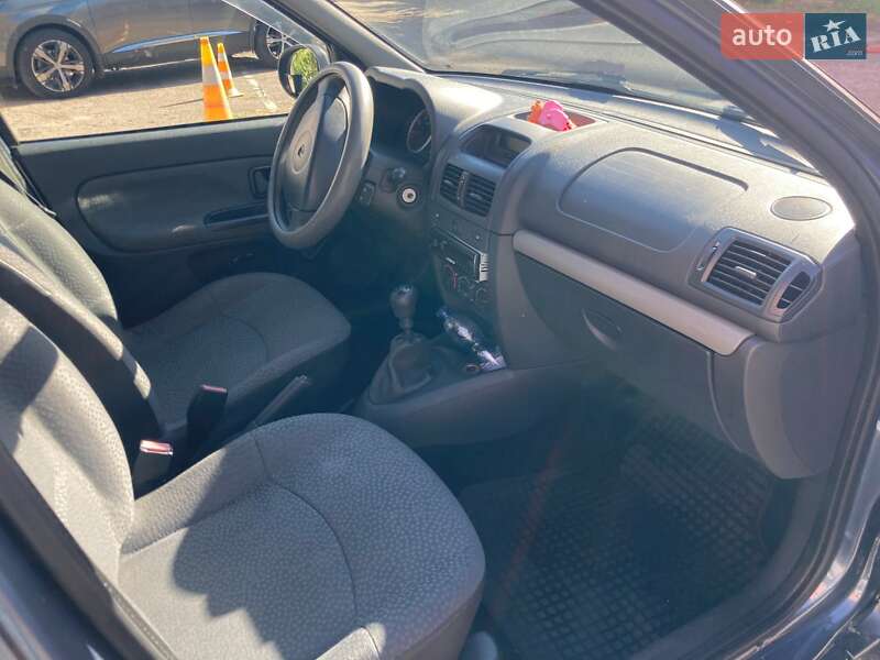 Хэтчбек Renault Clio 2011 в Киеве