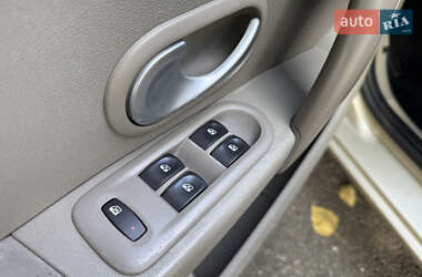 Хэтчбек Renault Clio 2007 в 
