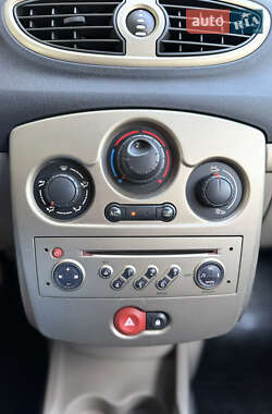 Хэтчбек Renault Clio 2007 в 