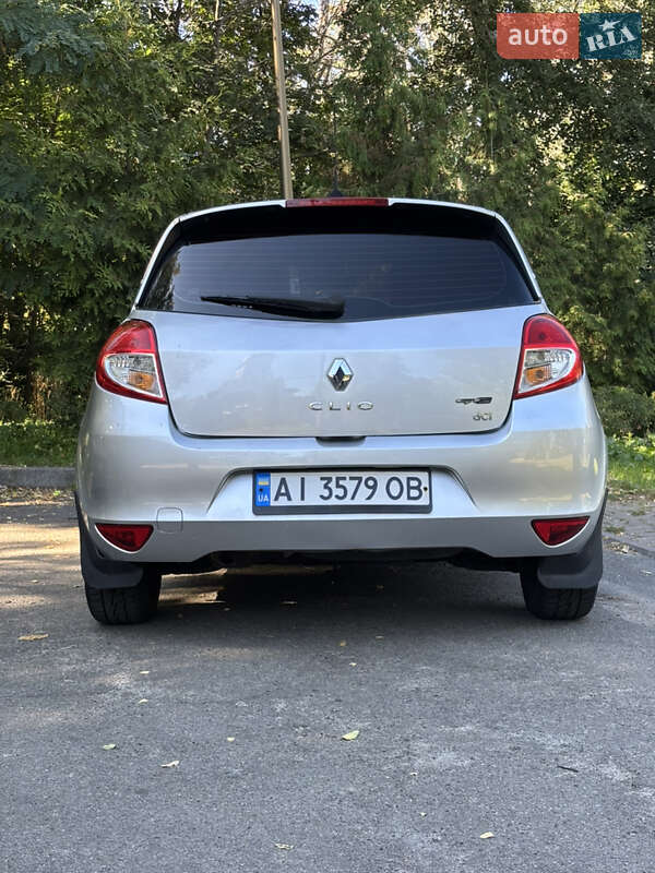 Хэтчбек Renault Clio 2011 в Киеве