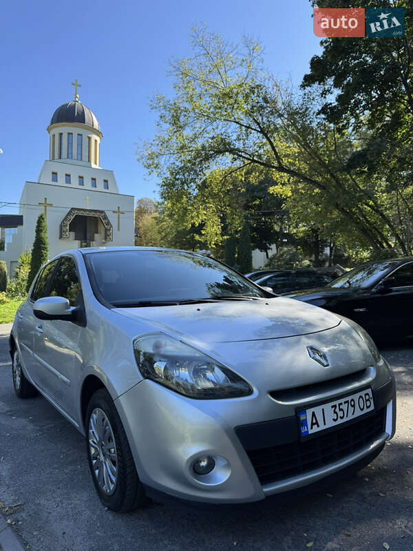 Хэтчбек Renault Clio 2011 в Киеве
