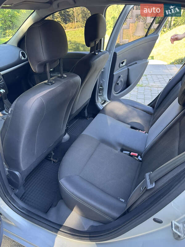 Хэтчбек Renault Clio 2011 в Киеве