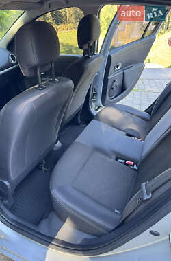 Хетчбек Renault Clio 2011 в 