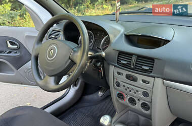 Седан Renault Clio 2012 в 