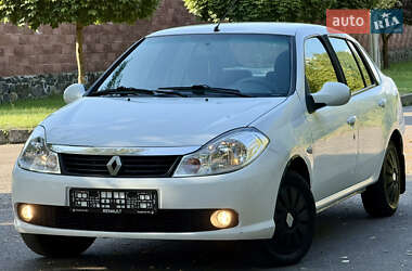 Седан Renault Clio 2012 в 