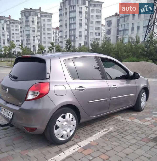 Хэтчбек Renault Clio 2011 в Ивано-Франковске