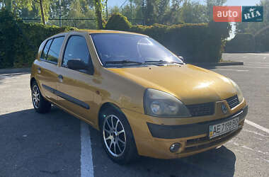 Хэтчбек Renault Clio 2002 в 