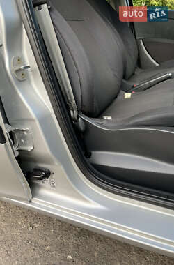 Хэтчбек Renault Clio 2006 в 
