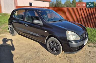 Хэтчбек Renault Clio 2006 в 