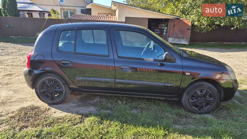 Хэтчбек Renault Clio 2006 в 