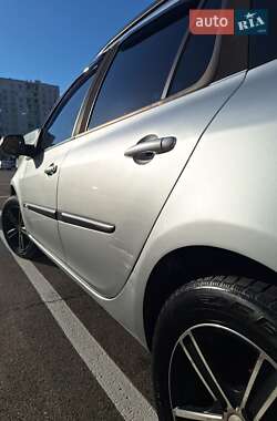 Универсал Renault Clio 2010 в 