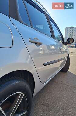 Универсал Renault Clio 2010 в 