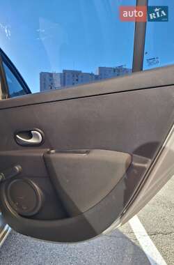Универсал Renault Clio 2010 в 