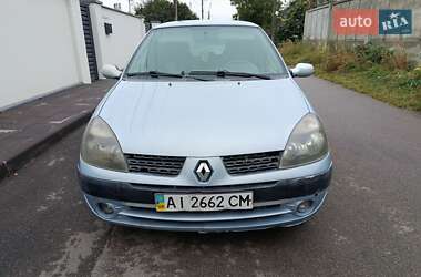 Хэтчбек Renault Clio 2002 в 