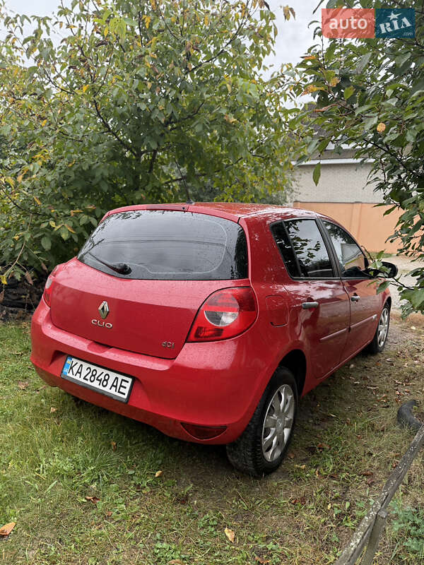 Хэтчбек Renault Clio 2012 в Шостке