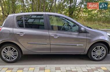 Хэтчбек Renault Clio 2012 в 