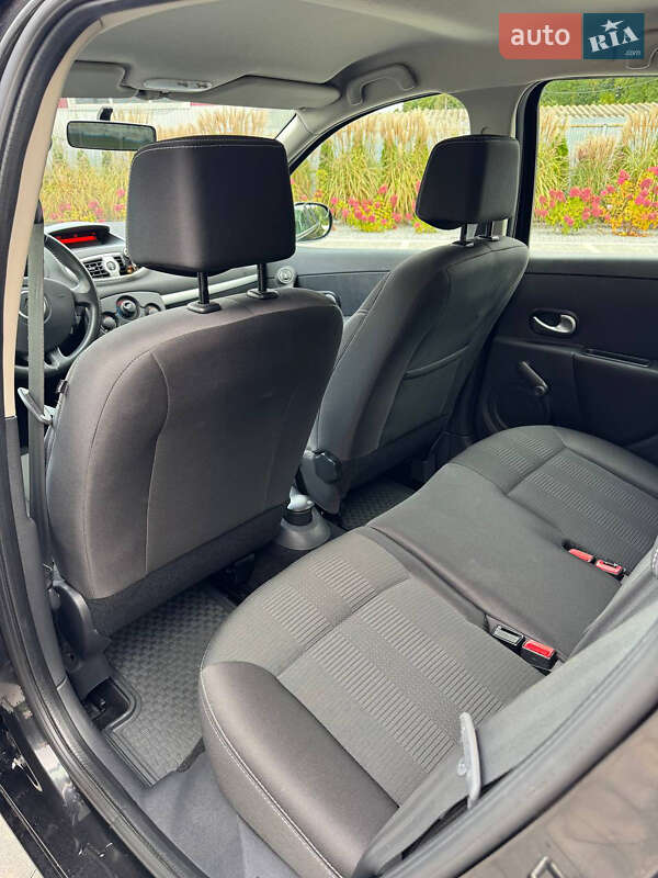 Универсал Renault Clio 2010 в Луцке