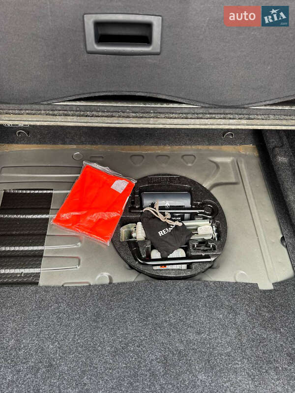 Универсал Renault Clio 2010 в Луцке