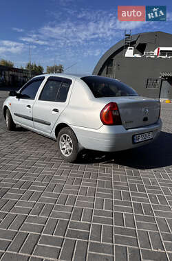 Хэтчбек Renault Clio 2001 в 