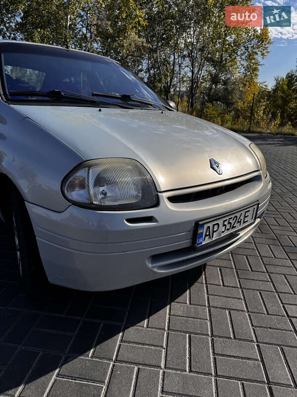 Хэтчбек Renault Clio 2001 в Днепре