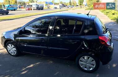 Хэтчбек Renault Clio 2009 в 