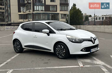 Хэтчбек Renault Clio 2015 в 