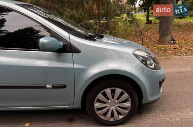Хэтчбек Renault Clio 2007 в 
