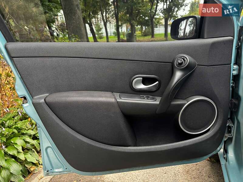 Хэтчбек Renault Clio 2007 в Киеве