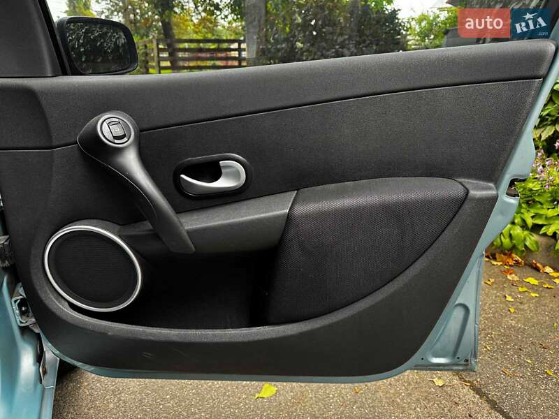 Хэтчбек Renault Clio 2007 в Киеве