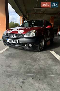Хэтчбек Renault Clio 2002 в 