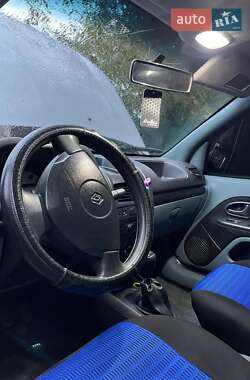 Седан Renault Clio 2006 в 