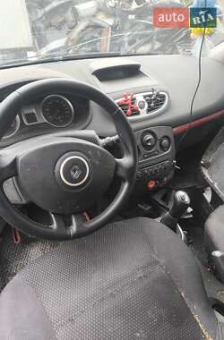 Хэтчбек Renault Clio 2007 в 