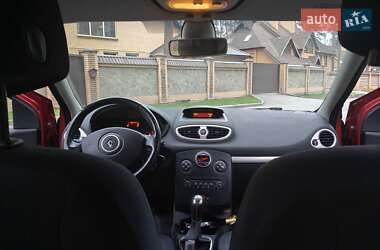 Хэтчбек Renault Clio 2006 в 