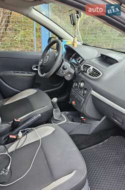 Универсал Renault Clio 2011 в 