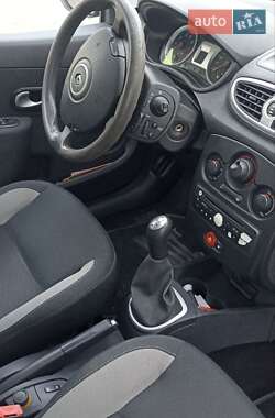 Универсал Renault Clio 2010 в 